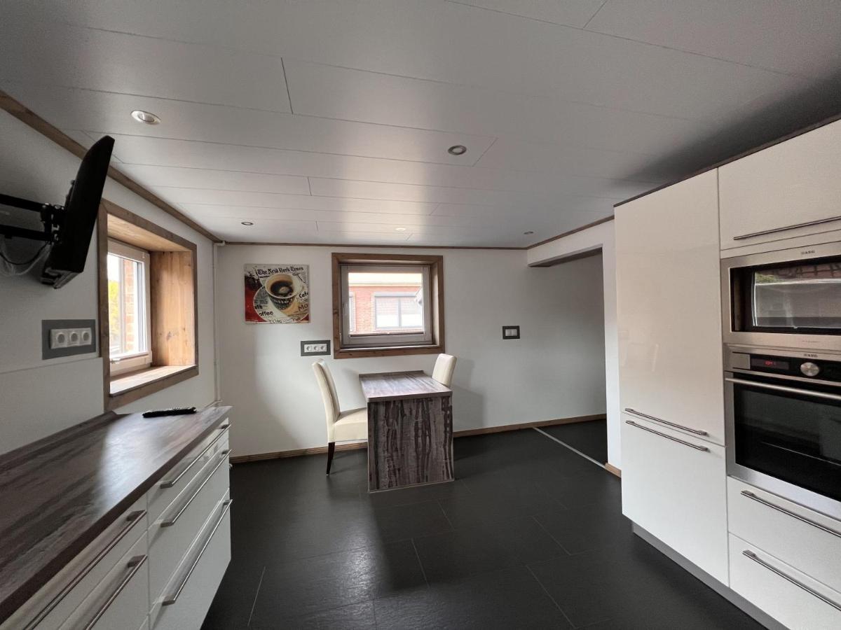 Dill Gadenstedt Apartment *